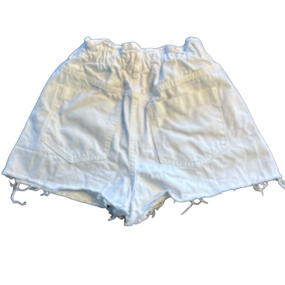 NWOT Zara Buttoned Paperbag Baggy White High Waist Short Size 6 - Picture 4 of 11